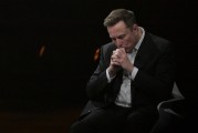 亳州特斯拉股价收涨超3%：特朗普无意沟通，马斯克父亲劝儿子低头